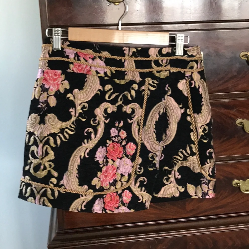 For the love of lemons tapestry skirt - Picture 2 of 4
